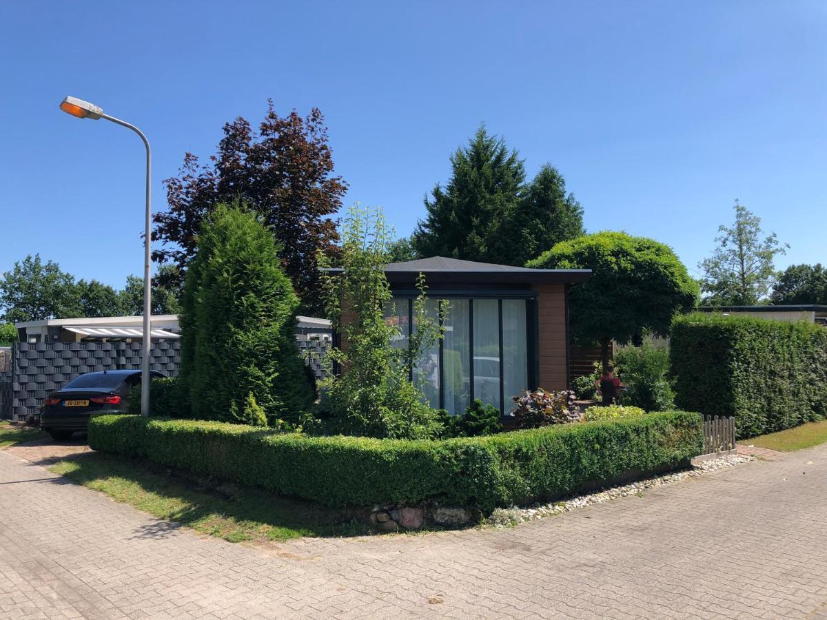 De Vlinder Luxe Chalet Op De Tien Heugten Schoonloo Eksteriør billede